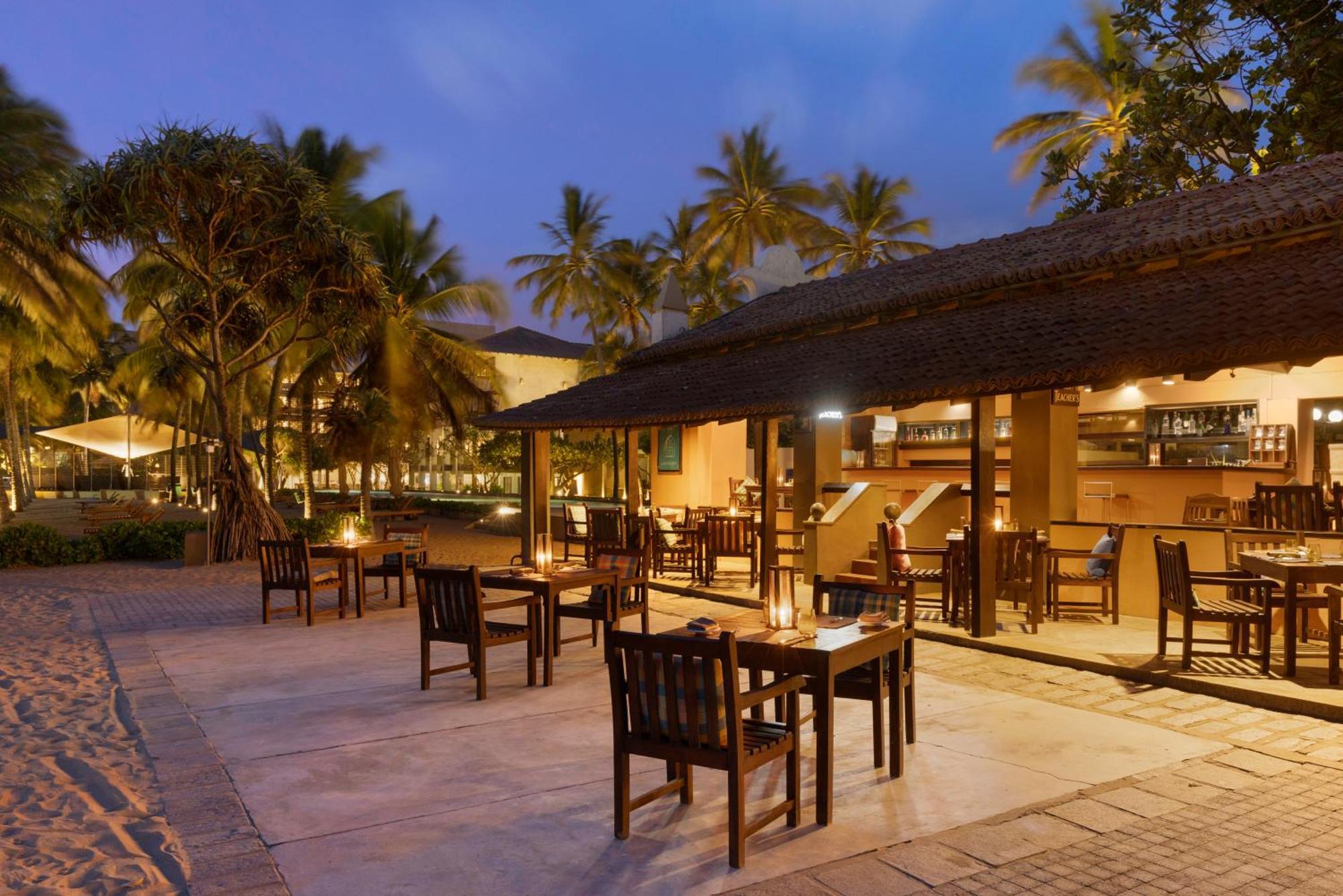 Jetwing Blue Hotel Negombo Exterior foto